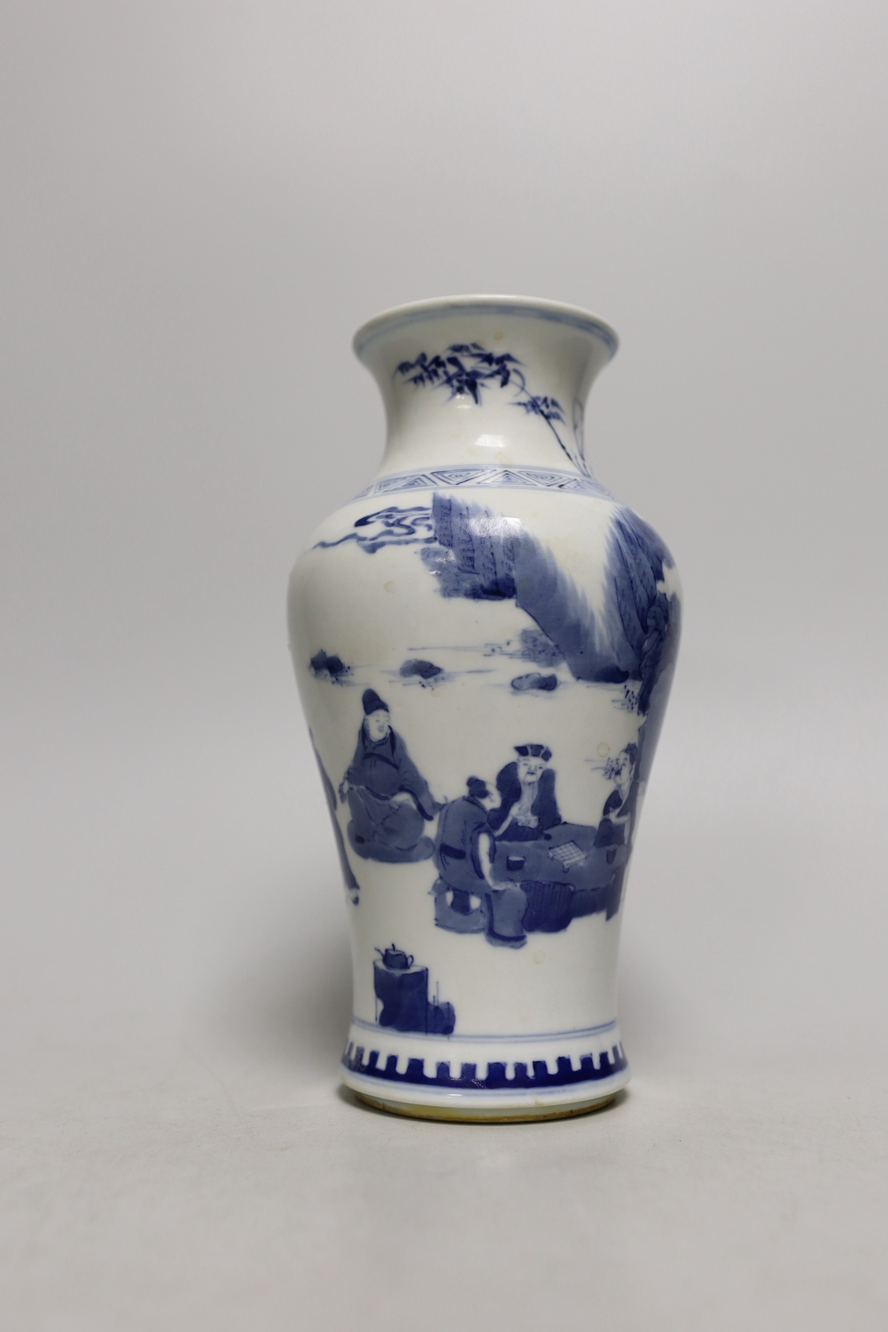 A Chinese blue and white vase, 20cm